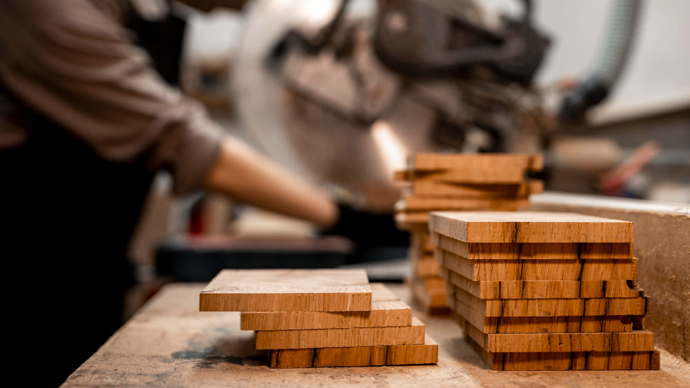 Guida alla scelta del legno ideale per i tuoi progetti d'intaglio