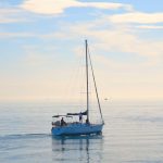 Tecnologia di bordo per la vela: sensori e autopiloti moderni