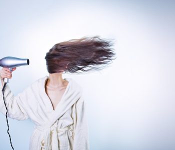 Protesi_capelli_confronto_tra_tecnologie_e_l_innovazione_del_lace_dfdaf31efb